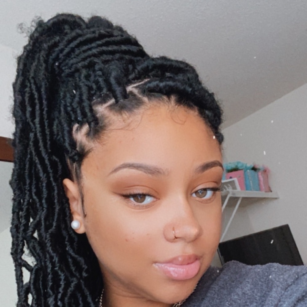 Meet your Posher, Malena